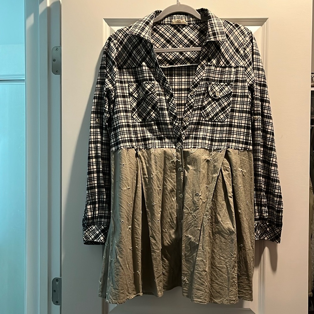 Two-toned Flannel Tunic/Blouse w/eye-lit detailing
